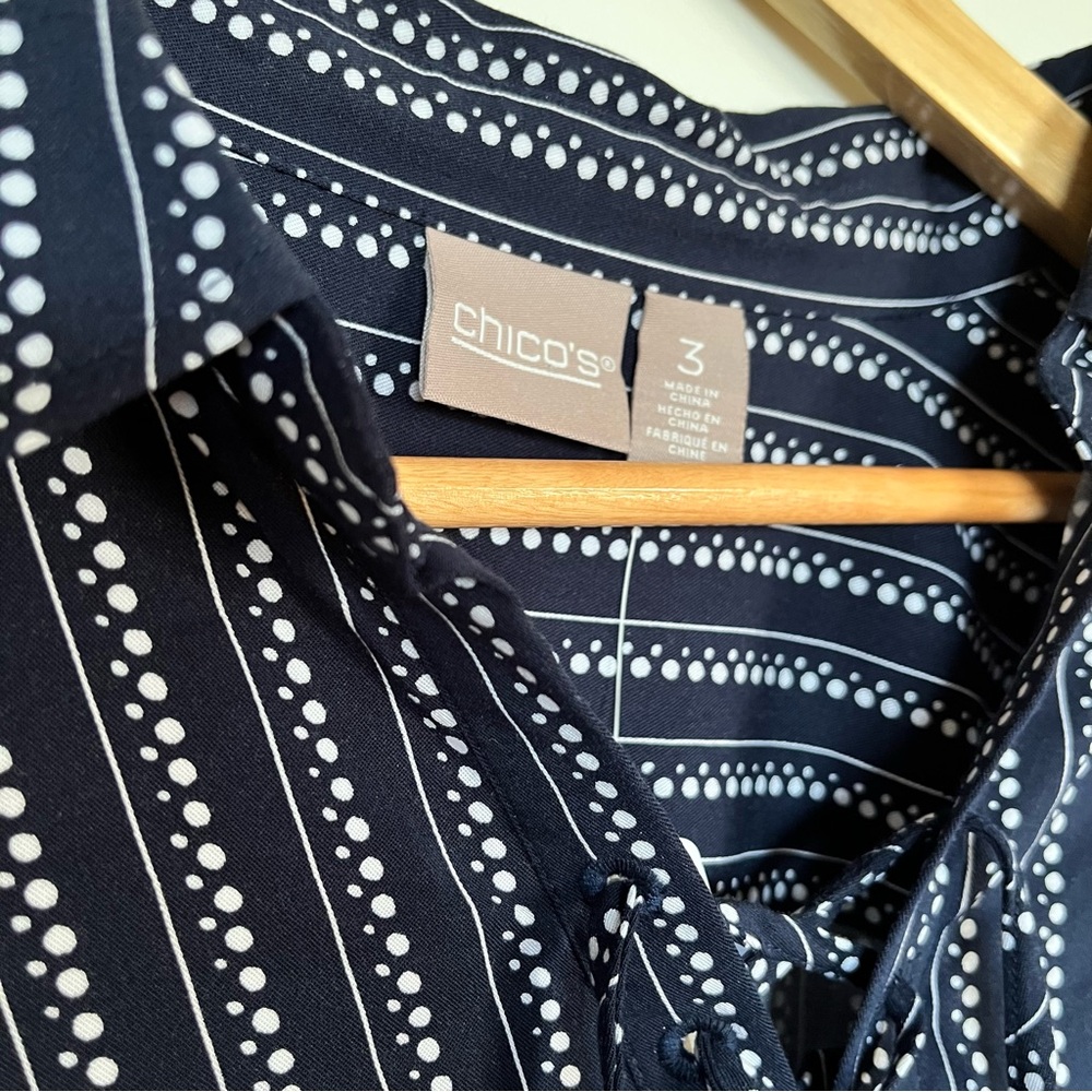 Chico’s Navy Blue & White Dot-Stripe Lace-Up Blouse Size 3 (XL) NWT - Picture 3 of 9